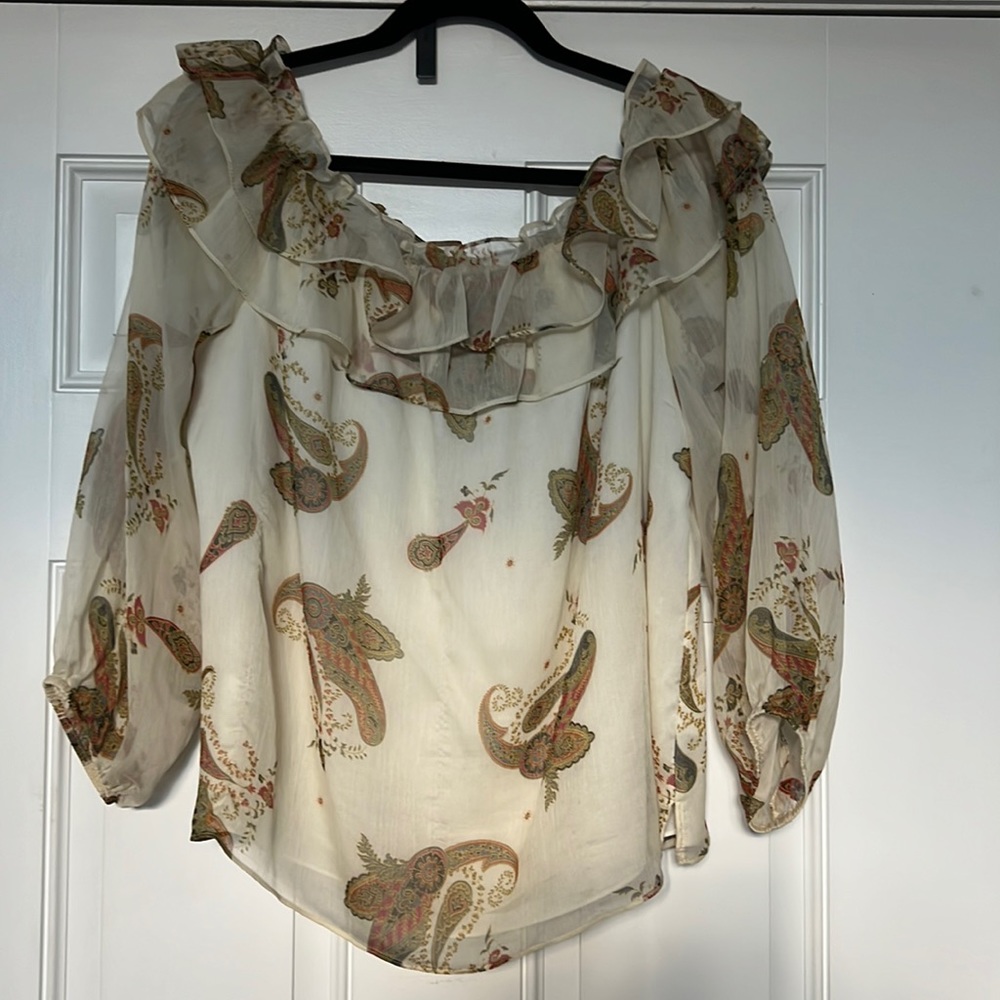 EUC Vince Camuto Long Sleeve Shirt